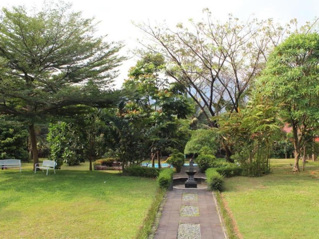 Pp University Cisarua Exterior foto